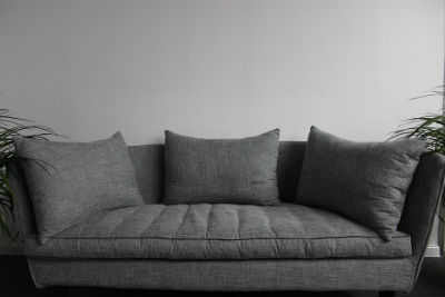 Color y tapiceria del sofa