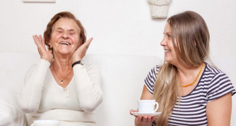 Cuidar a una persona anciana