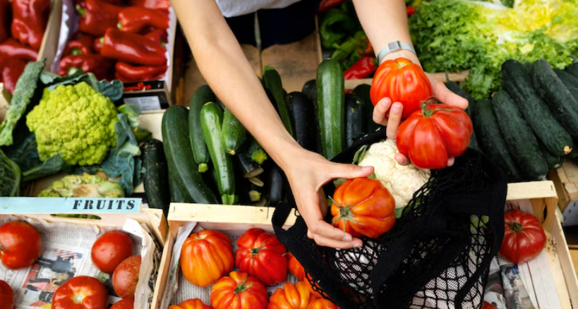 Hasta qué hora está abierta la tienda de alimentos más cercana